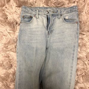 light wash mom jeans